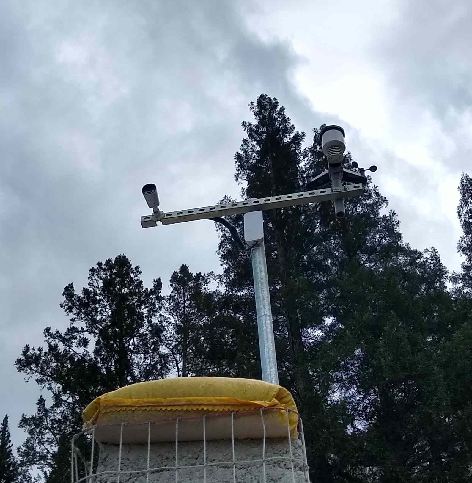 Mast with Weather Station, Camera and Wireless AP